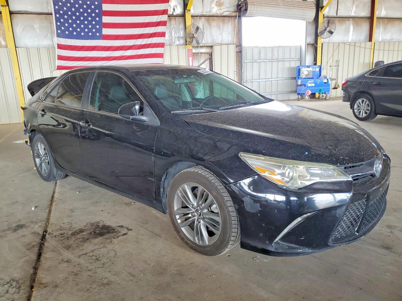 2016 Toyota Camry Se - Фото 4