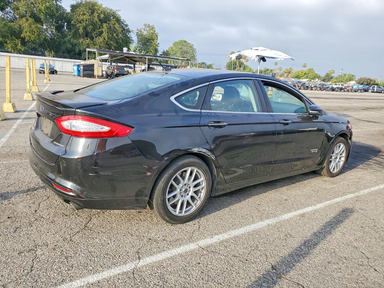 2014 Ford Fusion Titanium Phev - Image 3