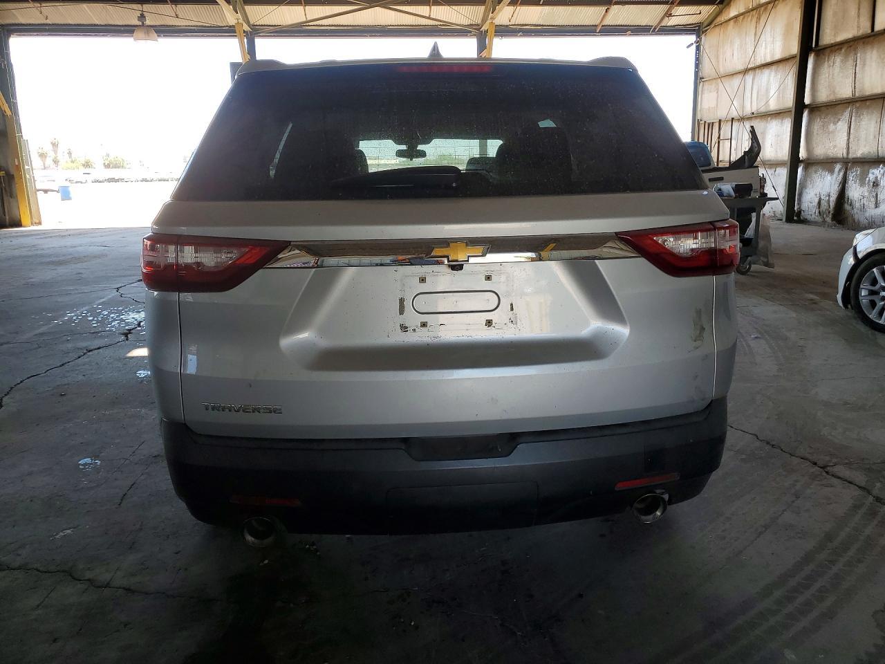 2021 Chevrolet Traverse Ls - Фото 6