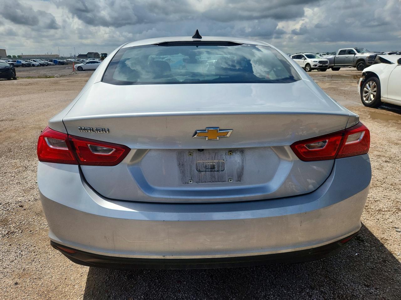 2022 Chevrolet Malibu Ls - Фото 6