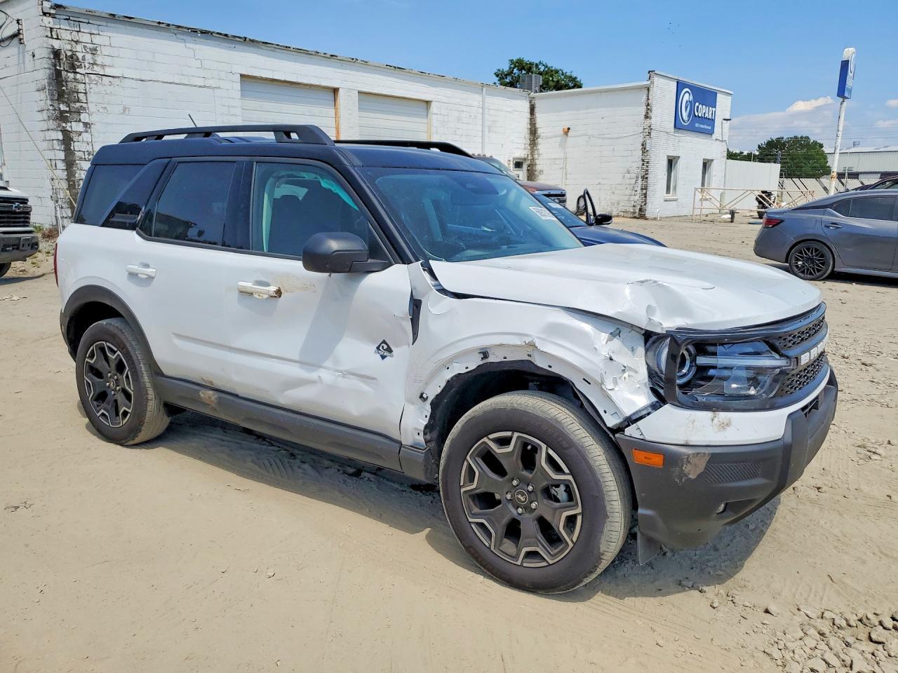 2025 Ford Bronco Sport Outer Banks - Image 4
