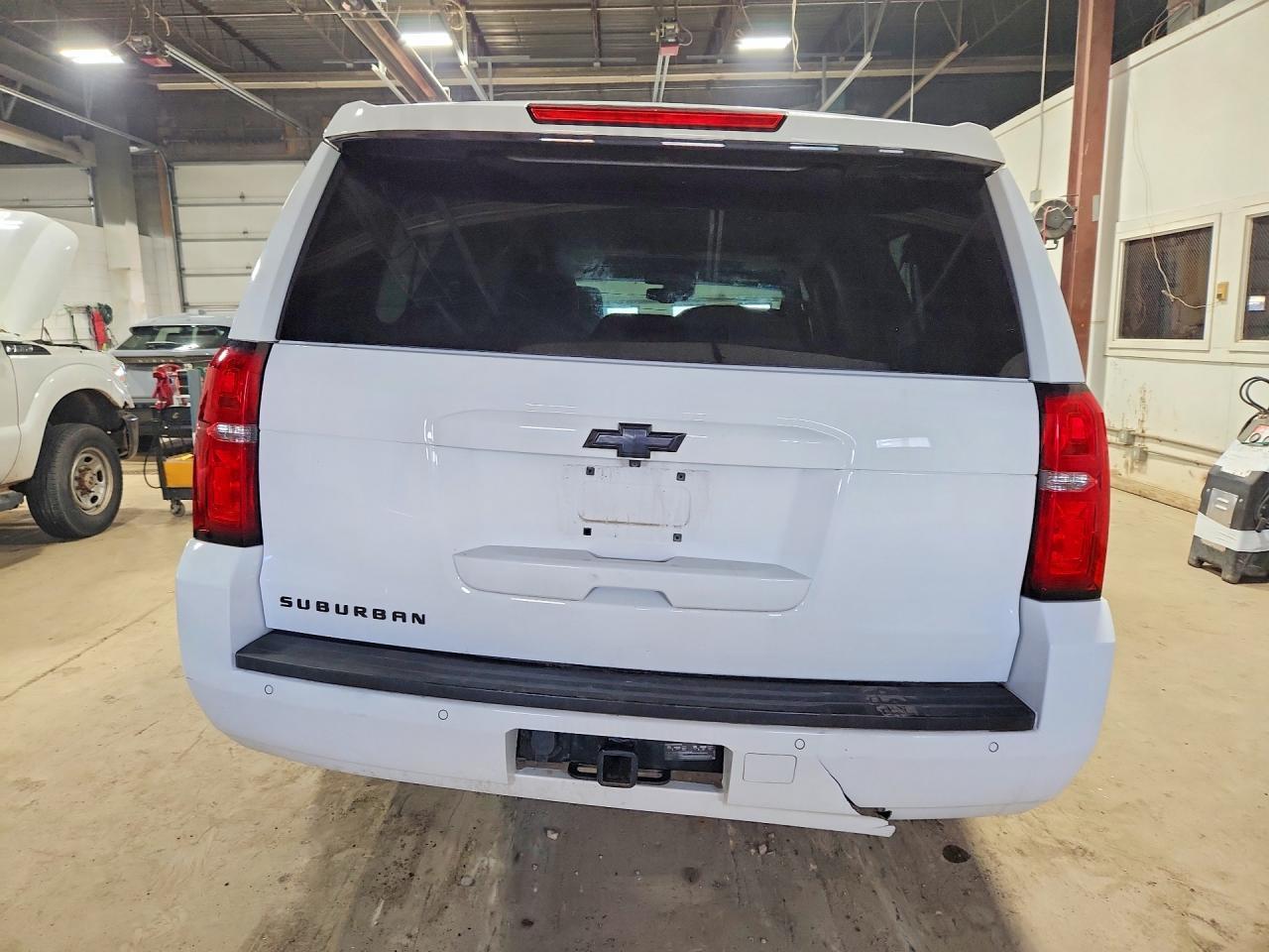 2018 Chevrolet Suburan - Image 6