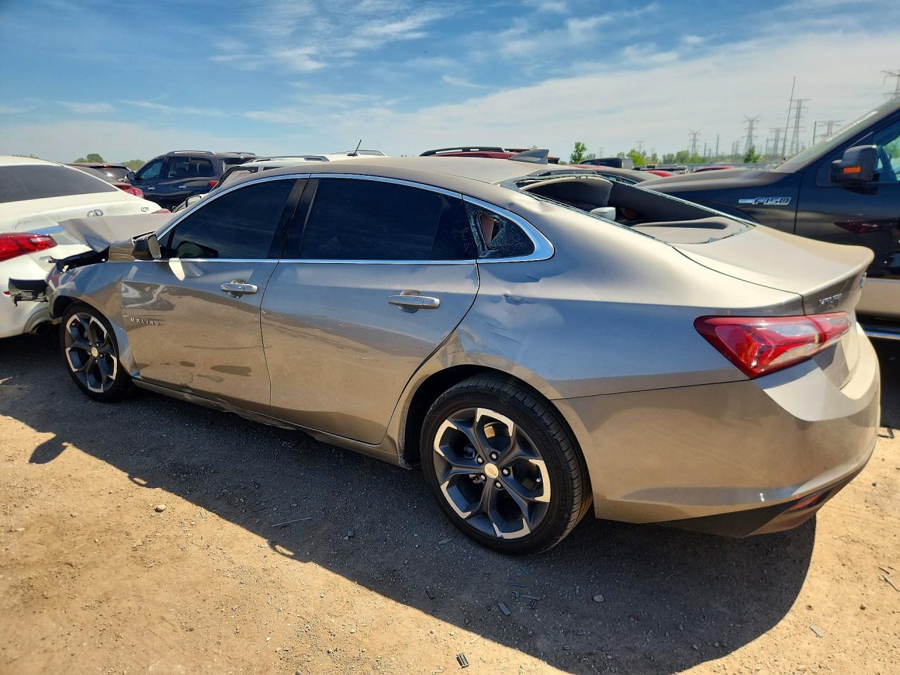 2022 Chevrolet Malibu Lt - Фото 2