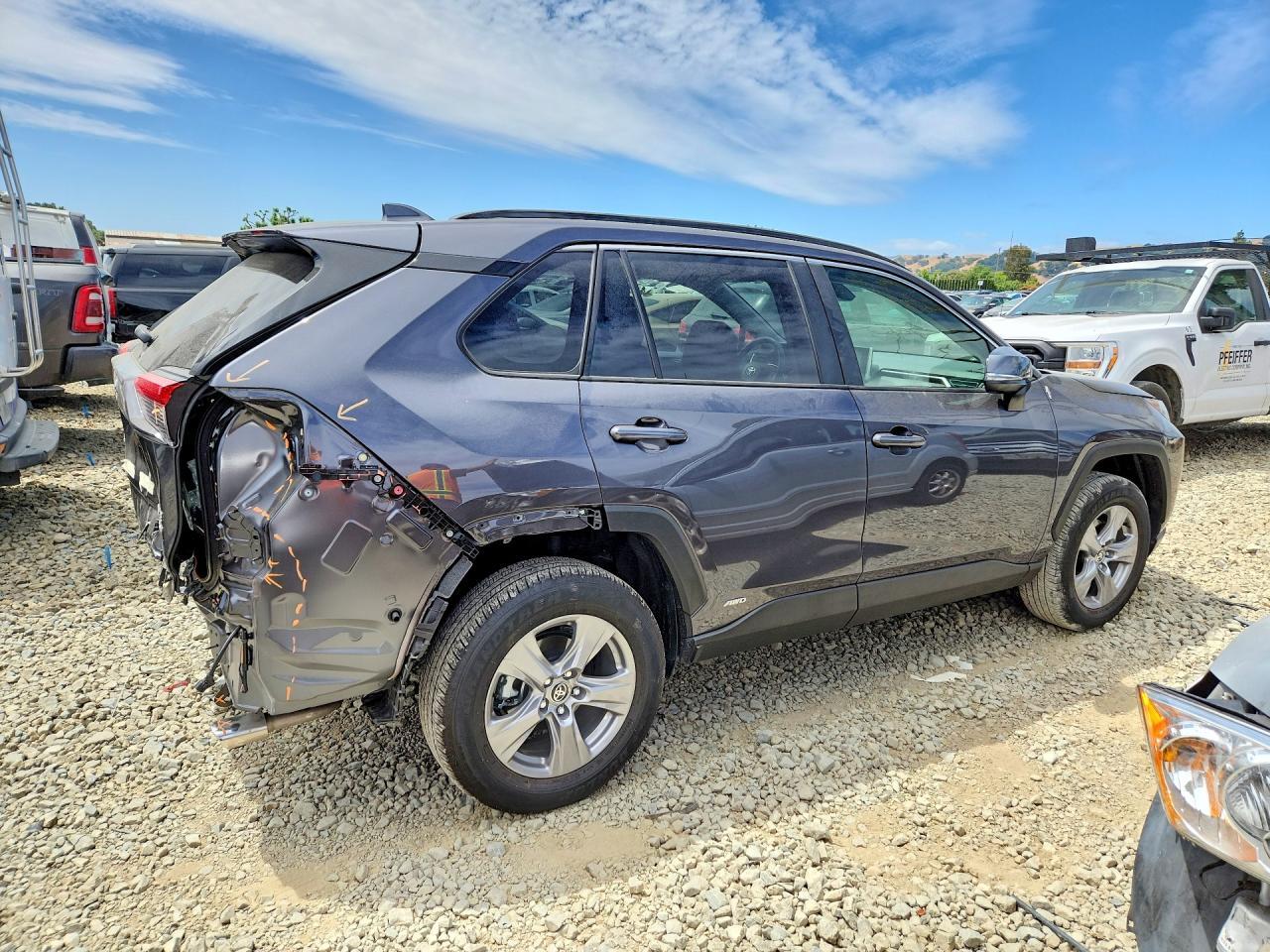 2025 Toyota Rav4 Hybrid Xle - Image 3
