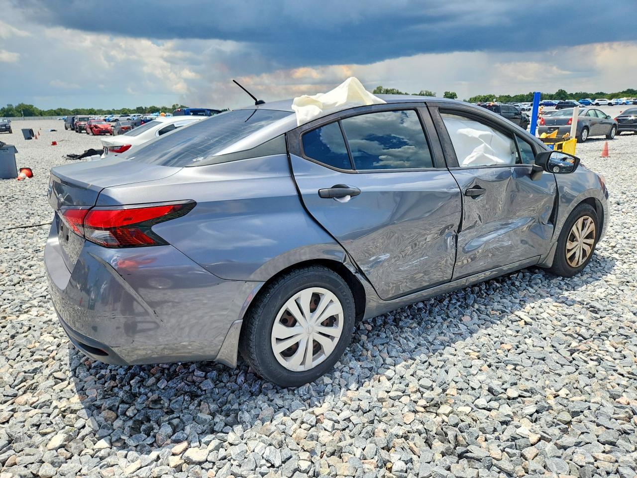2020 Nissan Versa S - Image 3
