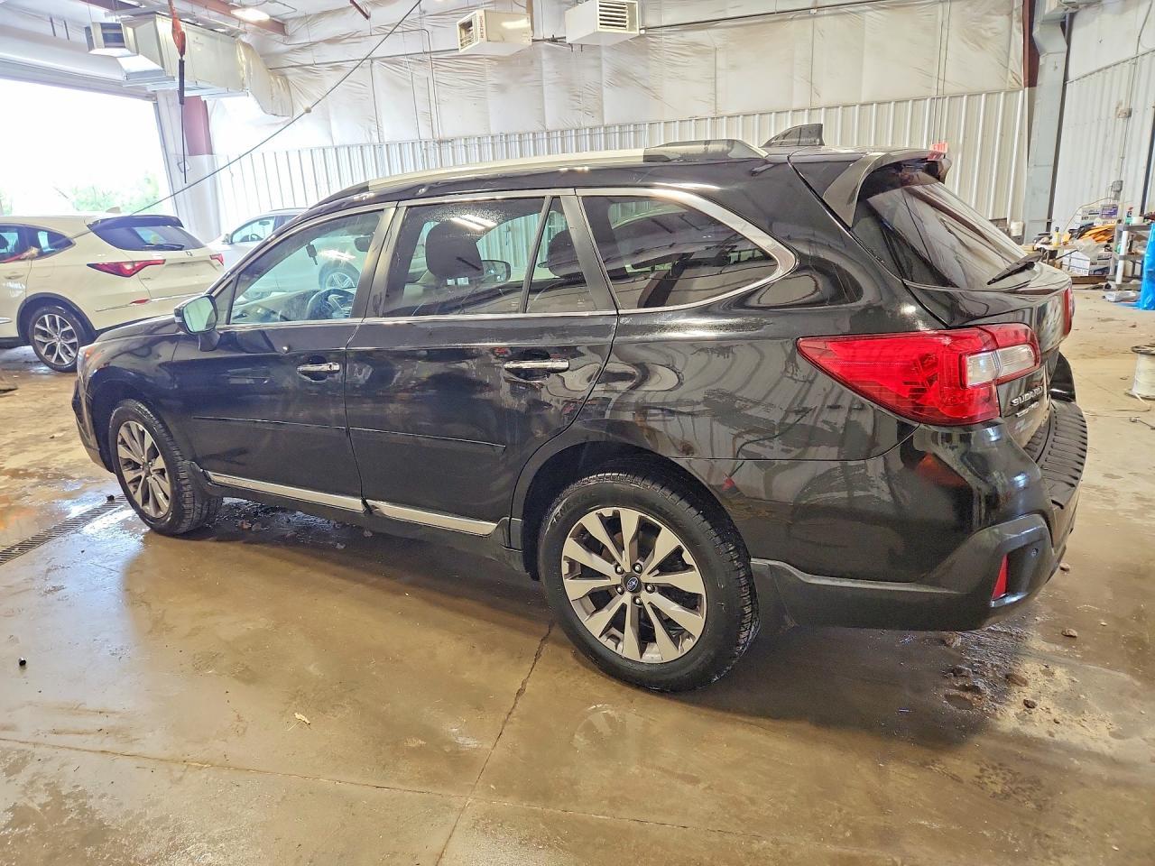 2018 Subaru Outback Touring - Фото 2