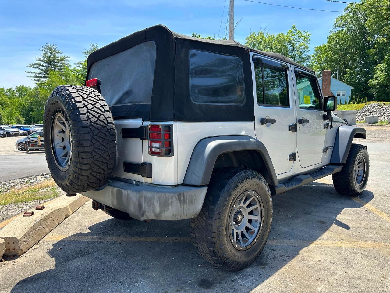 2010 Jeep Wrangler Unlimited Sport - Фото 3