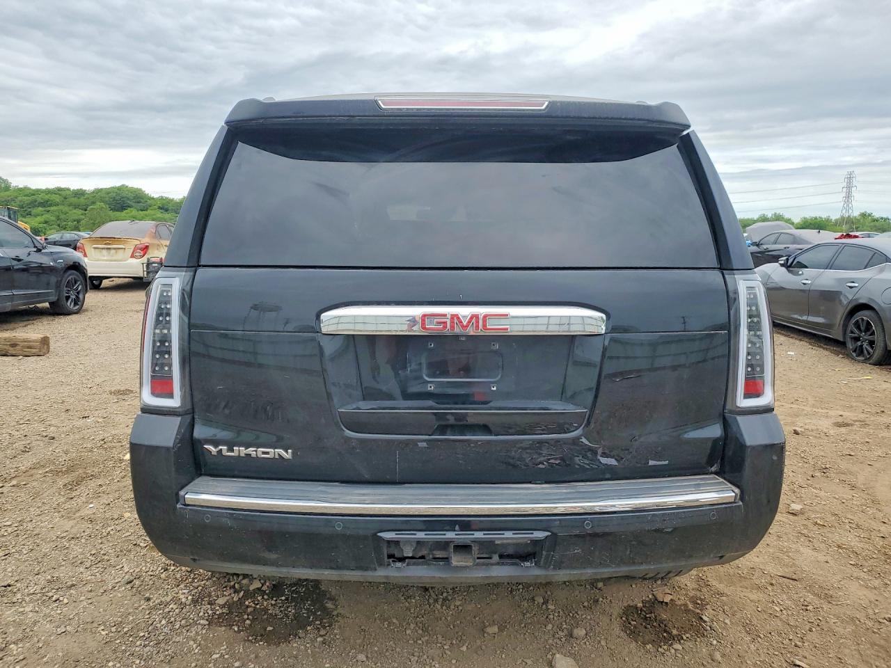 2016 GMC Yukon Denali - Фото 6