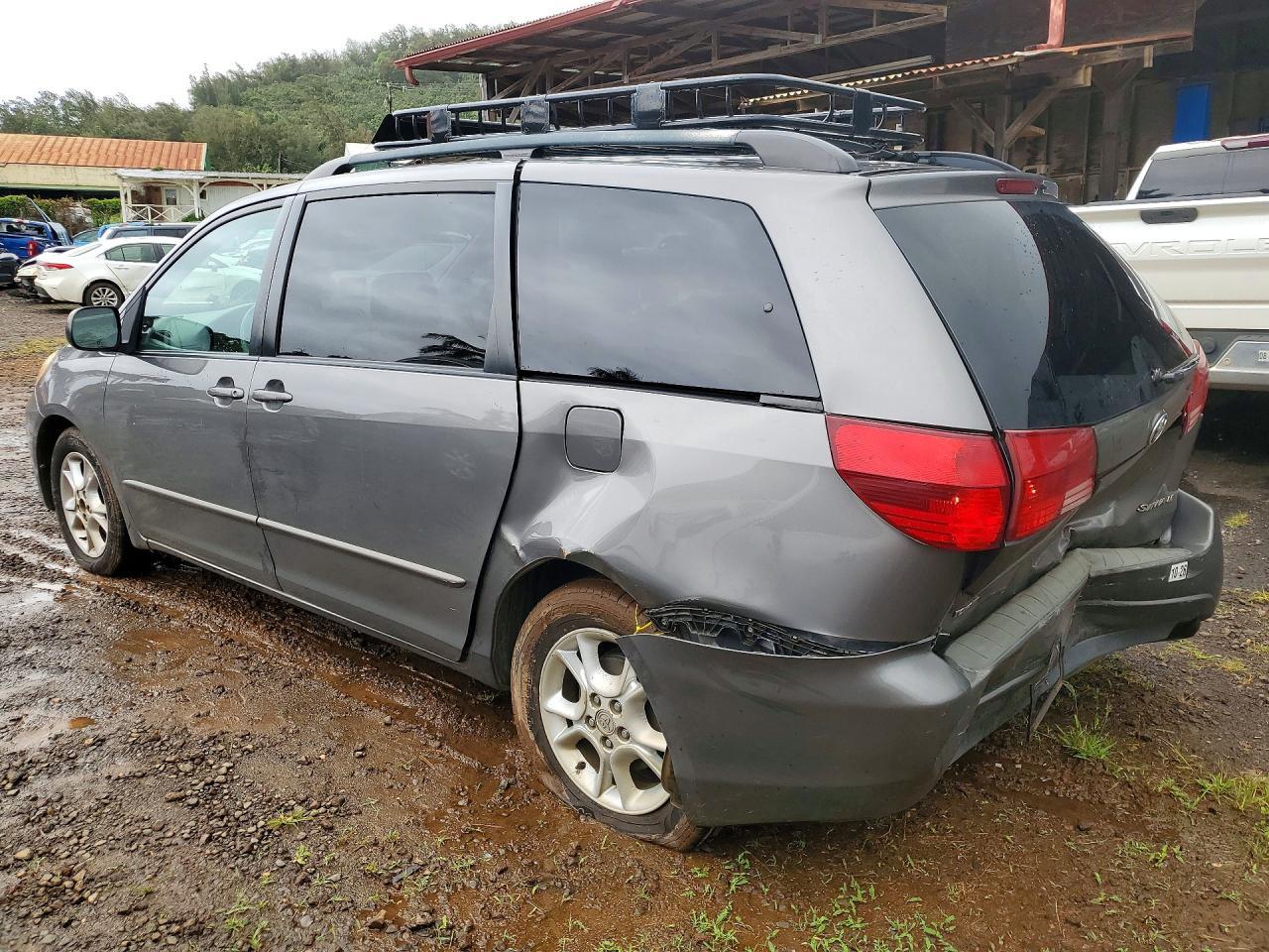 2005 Toyota Sienna Ce 7 Passenger - Image 2