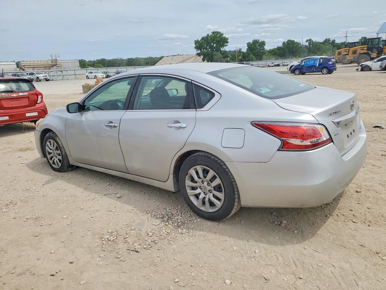 2014 Nissan Altima 2.5 S - Image 2