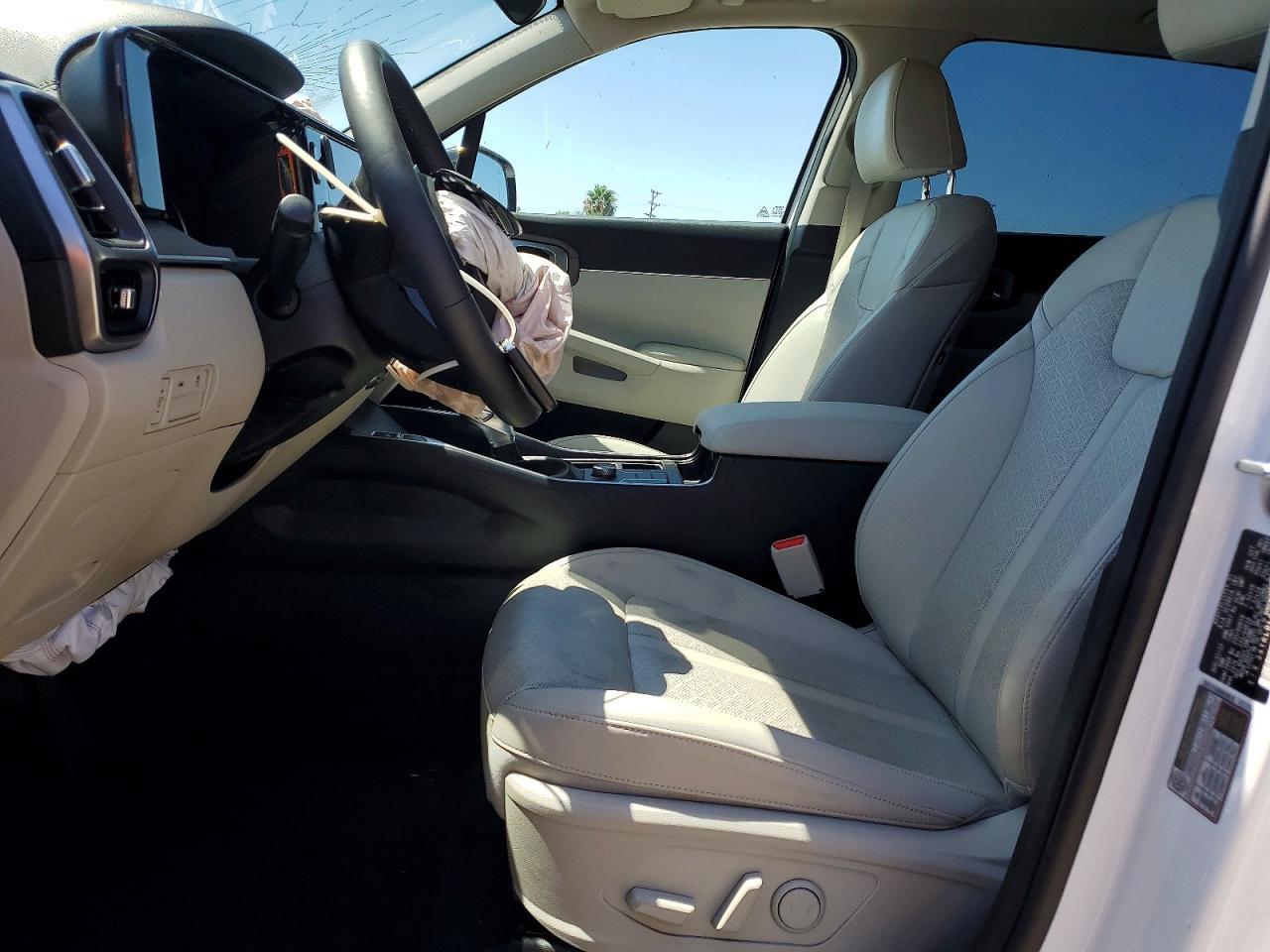 2023 Kia Sorento S - Фото 7
