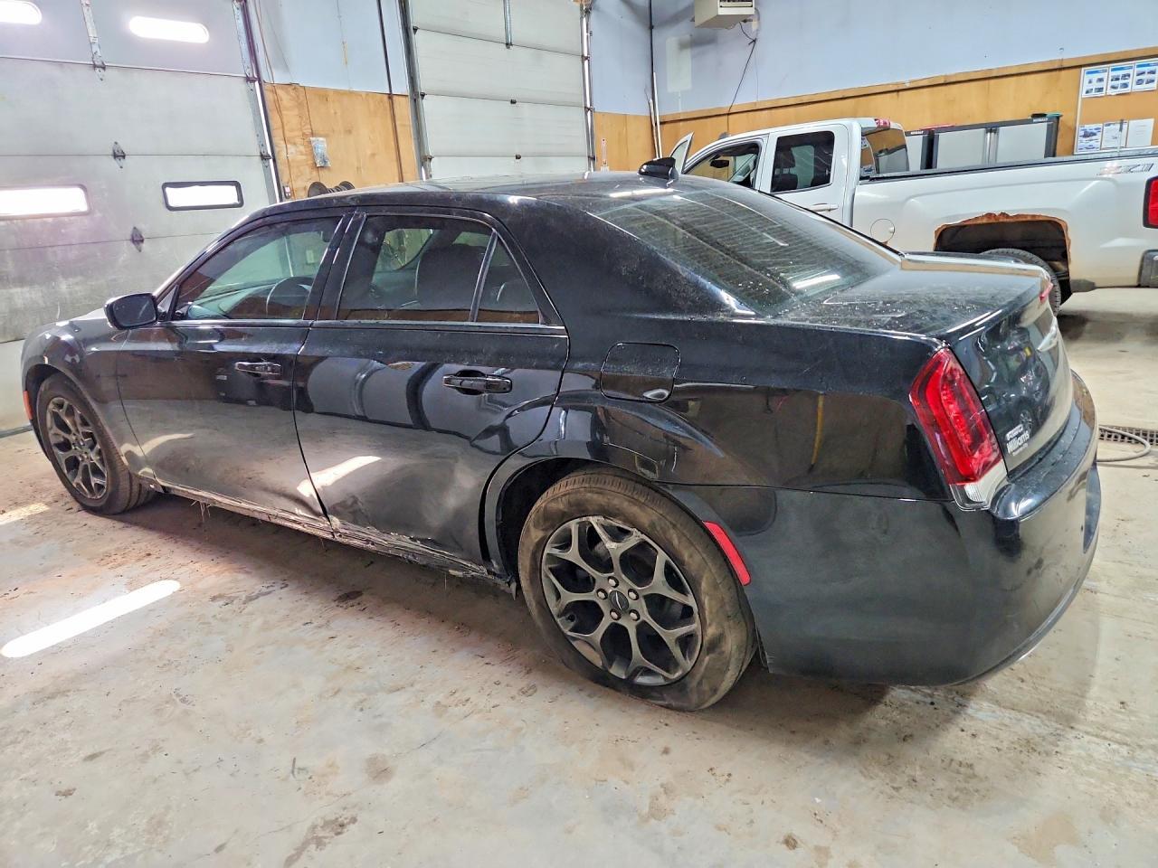 2017 Chrysler 300 S - Фото 2