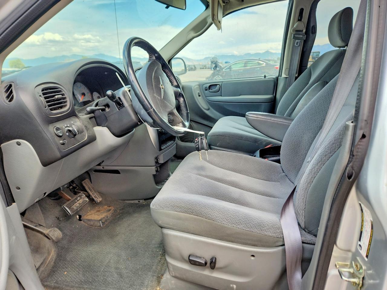 2005 Chrysler Town & Country Touring - Фото 7