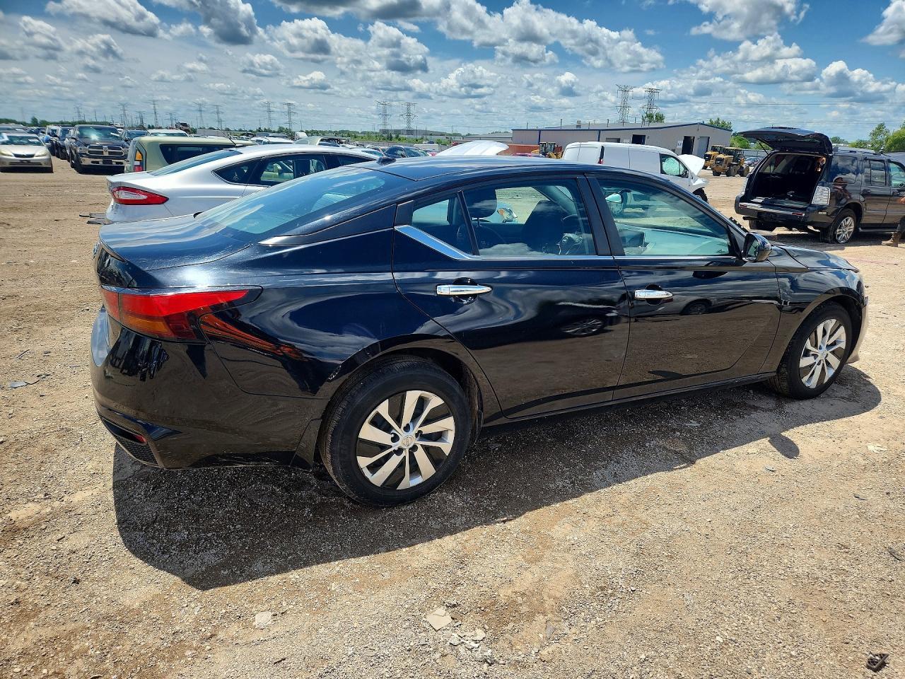2020 Nissan Altima S - Image 3