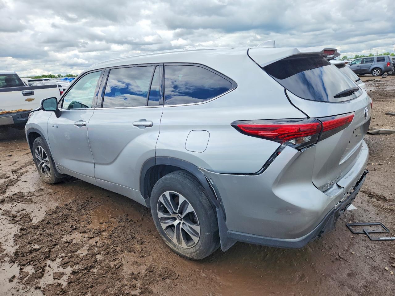 2021 Toyota Highlander Hybrid Xle - Image 2
