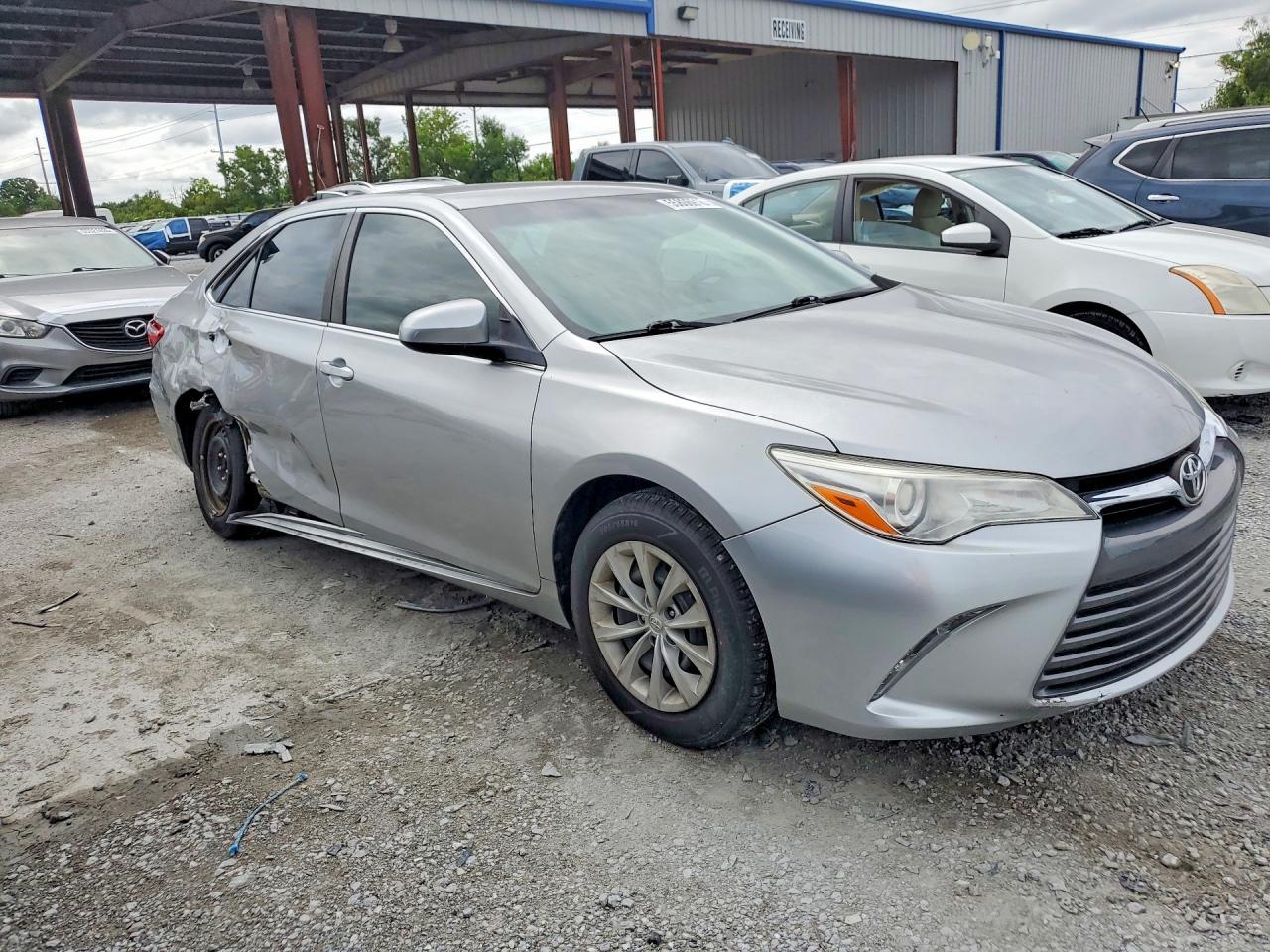 2017 Toyota Camry Le - Image 4