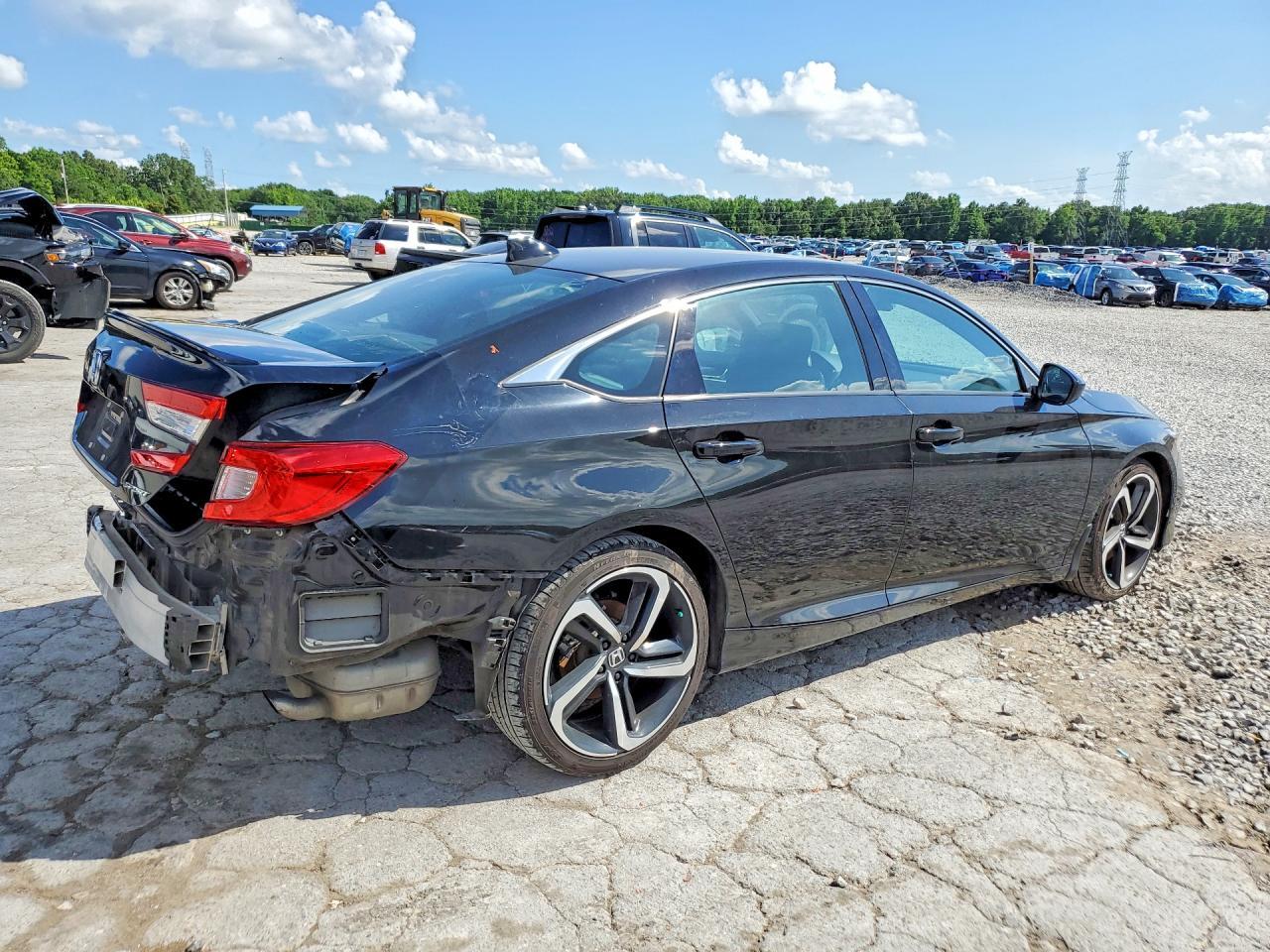 2022 Honda Accord Sport - Фото 3