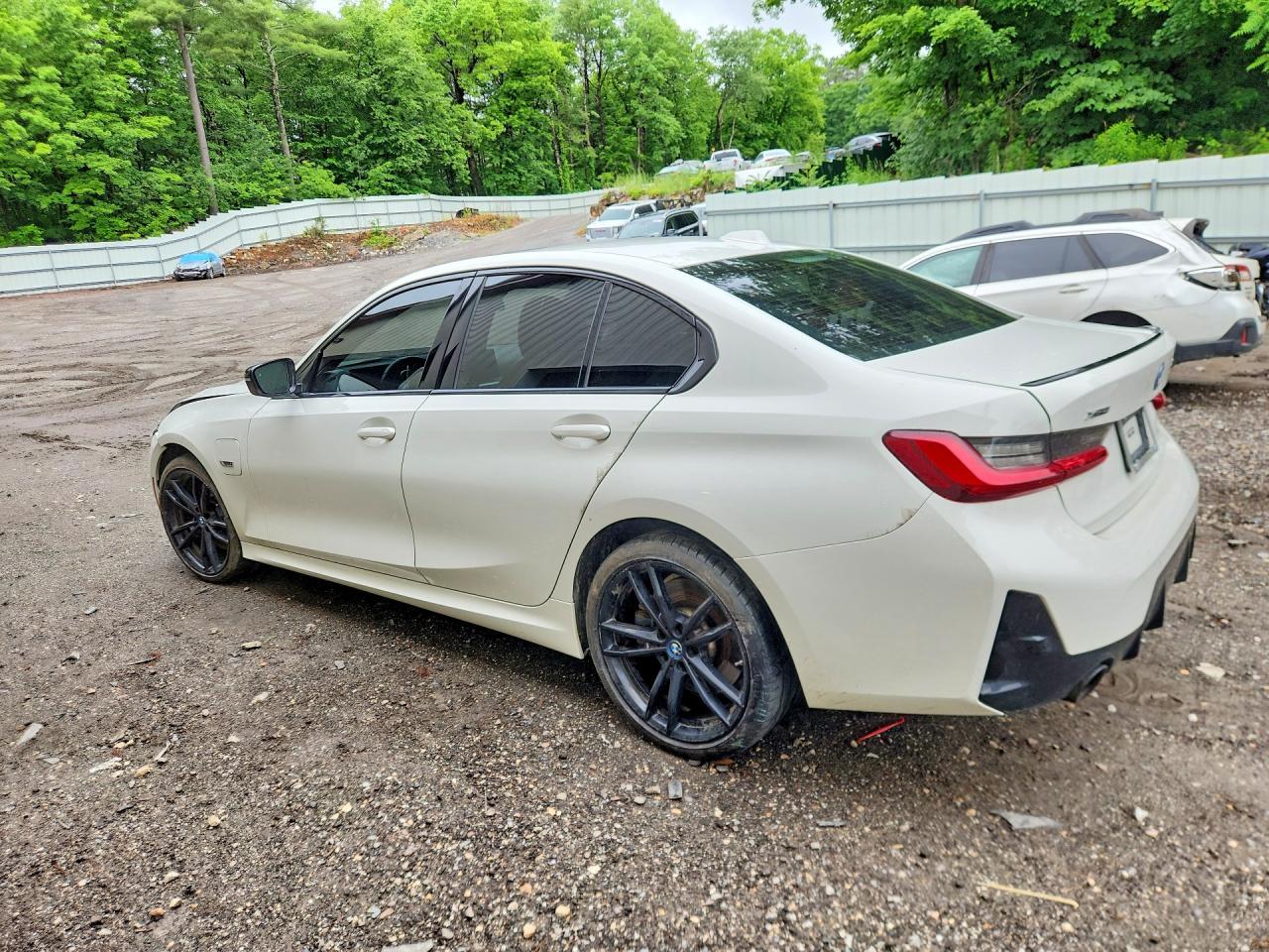 2023 BMW 330Xe - Image 2