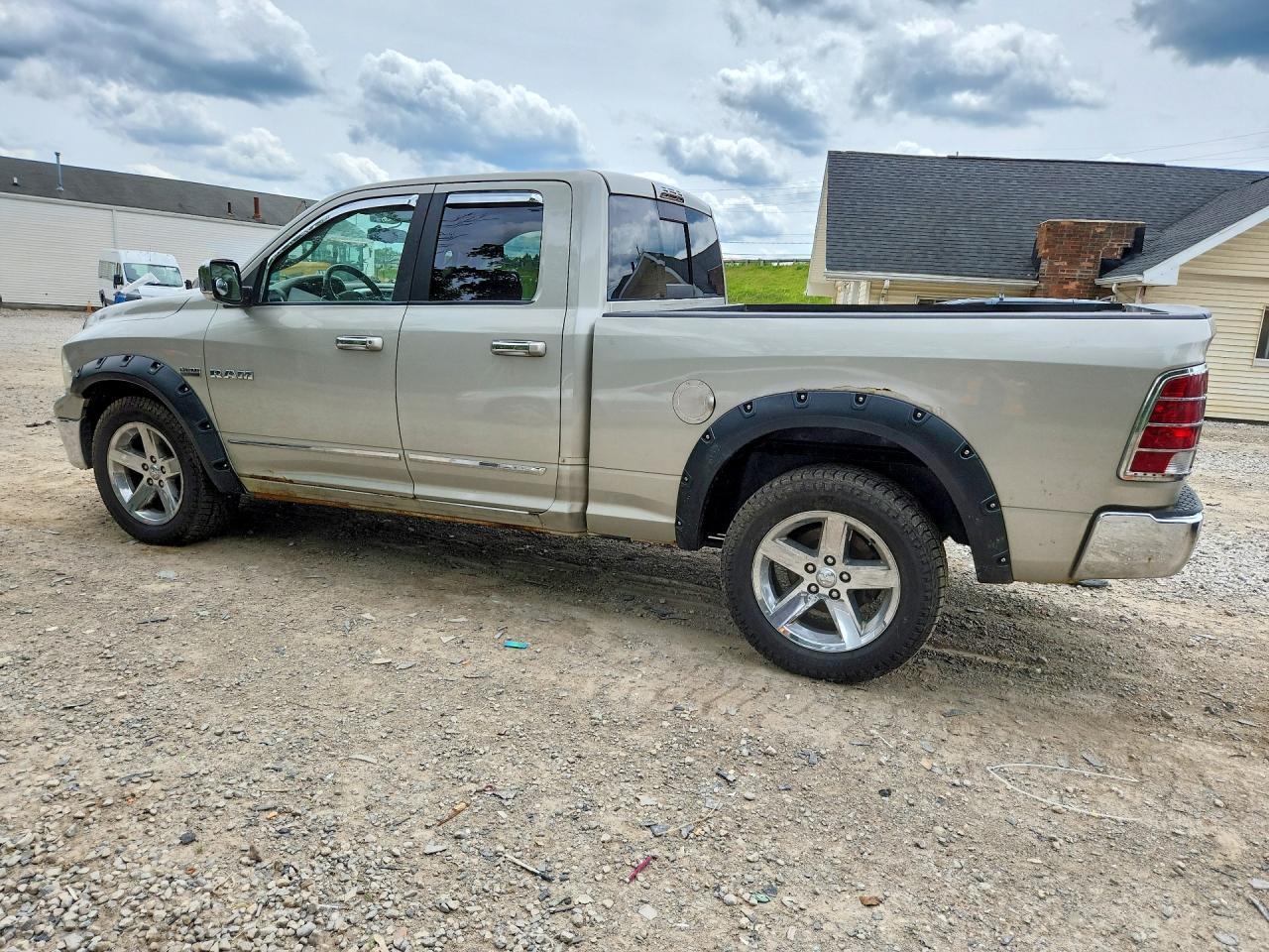 2010 Dodge Ram 1500 - Image 2