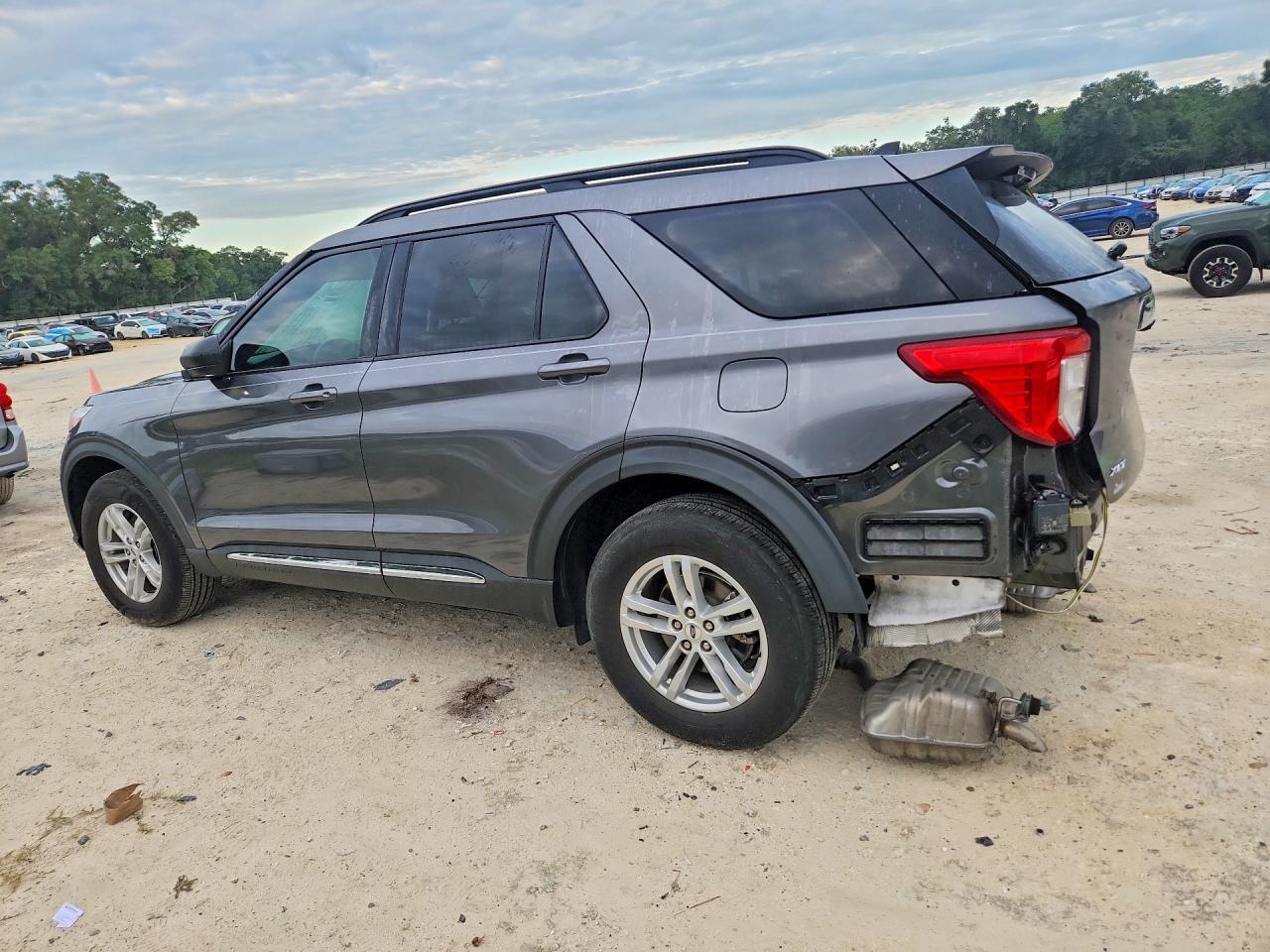 2021 Ford Explorer Xlt - Фото 2