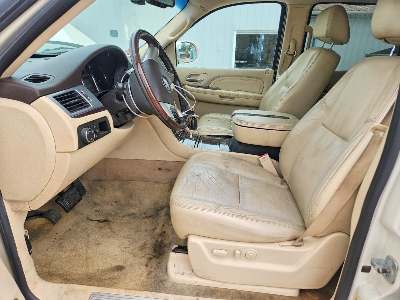 2007 Cadillac Escalade Luxury - Image 7