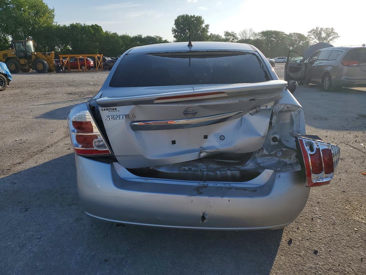 2010 Nissan Sentra 2.0 - Image 6