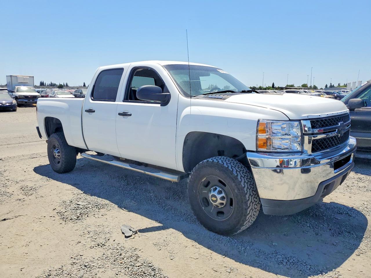 2013 Chevrolet Silverado C2500 Heavy Duty - Image 4