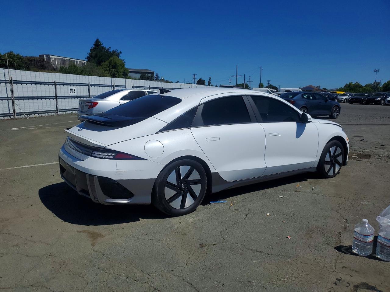 2025 Hyundai Ioniq 6 Se Standard Range - Image 3