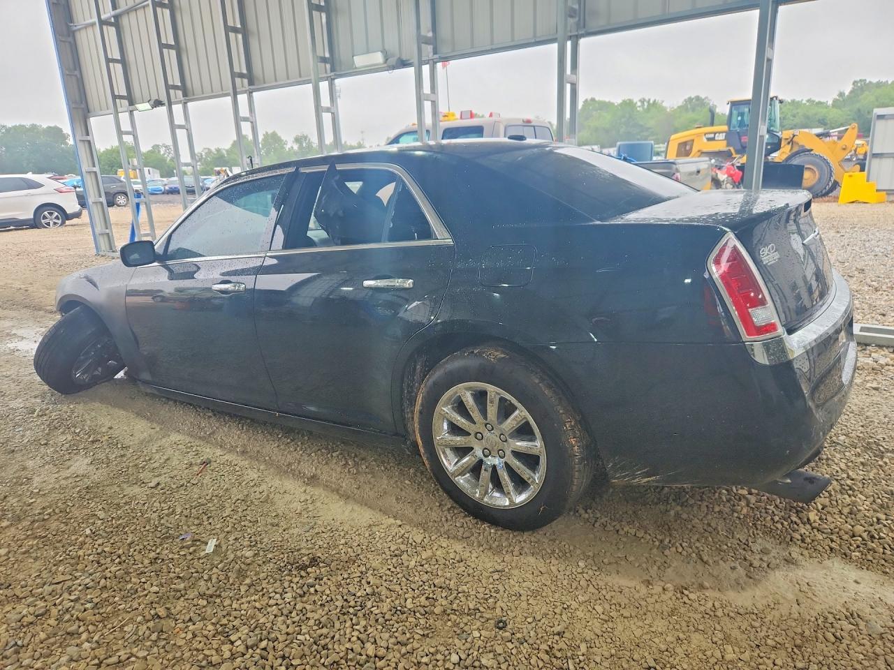 2012 Chrysler 300 Limited - Фото 2