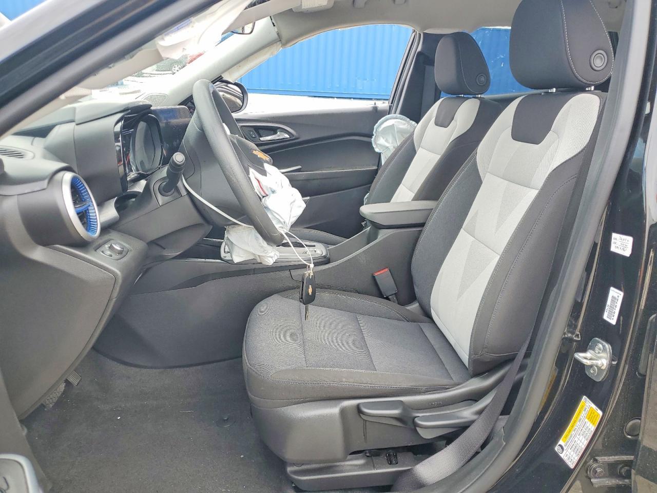 2025 Chevrolet Trax Ls - Фото 7