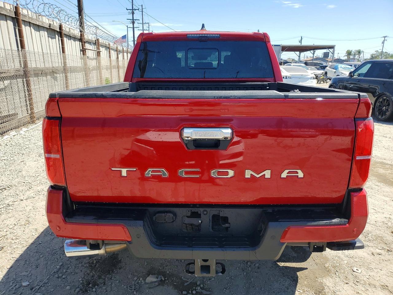 2025 Toyota Tacoma Limited - Фото 6