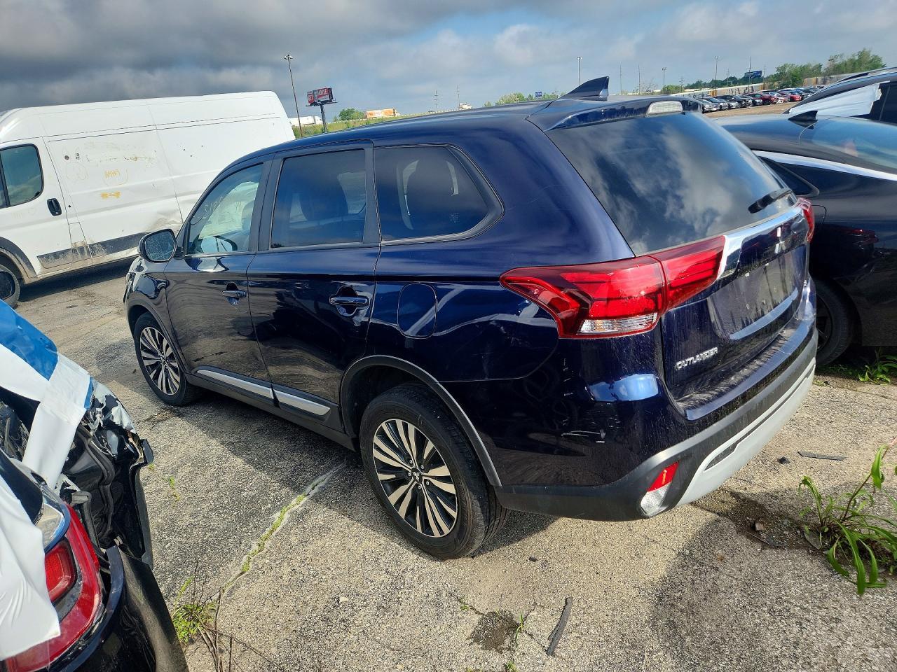 2020 Mitsubishi Outlander Se - Image 2