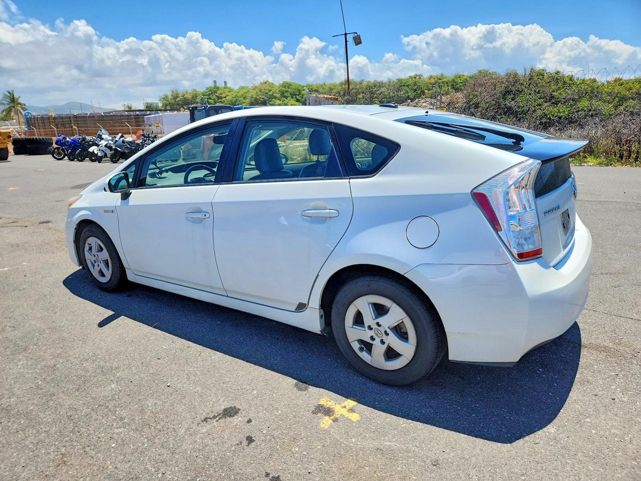 2011 Toyota Prius One - Фото 2
