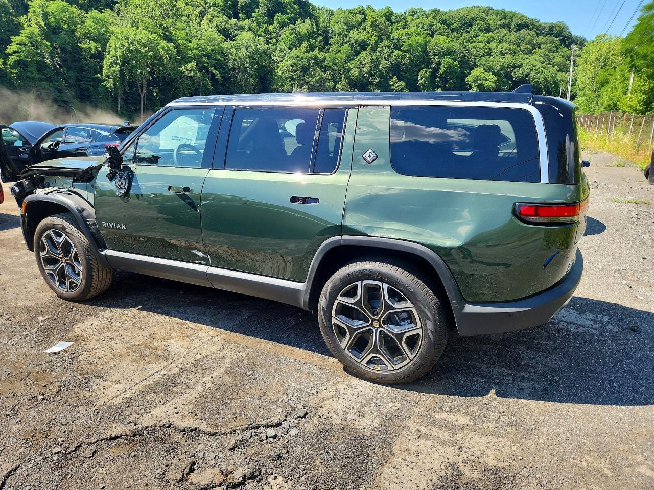 2026 Rivian R1S Adventure - Image 2