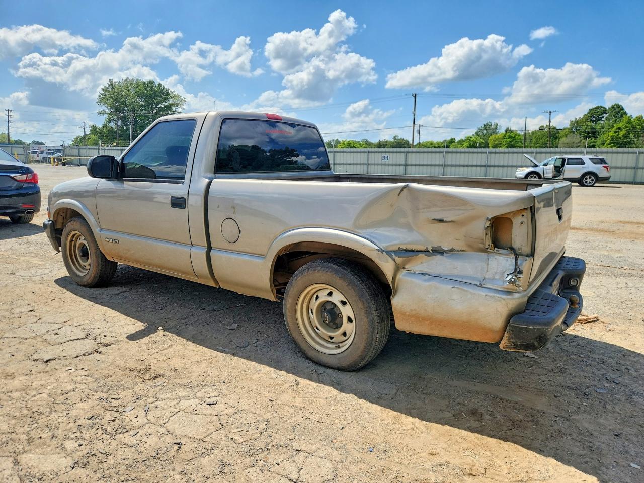 2001 Chevrolet S Truck S10 - Фото 2