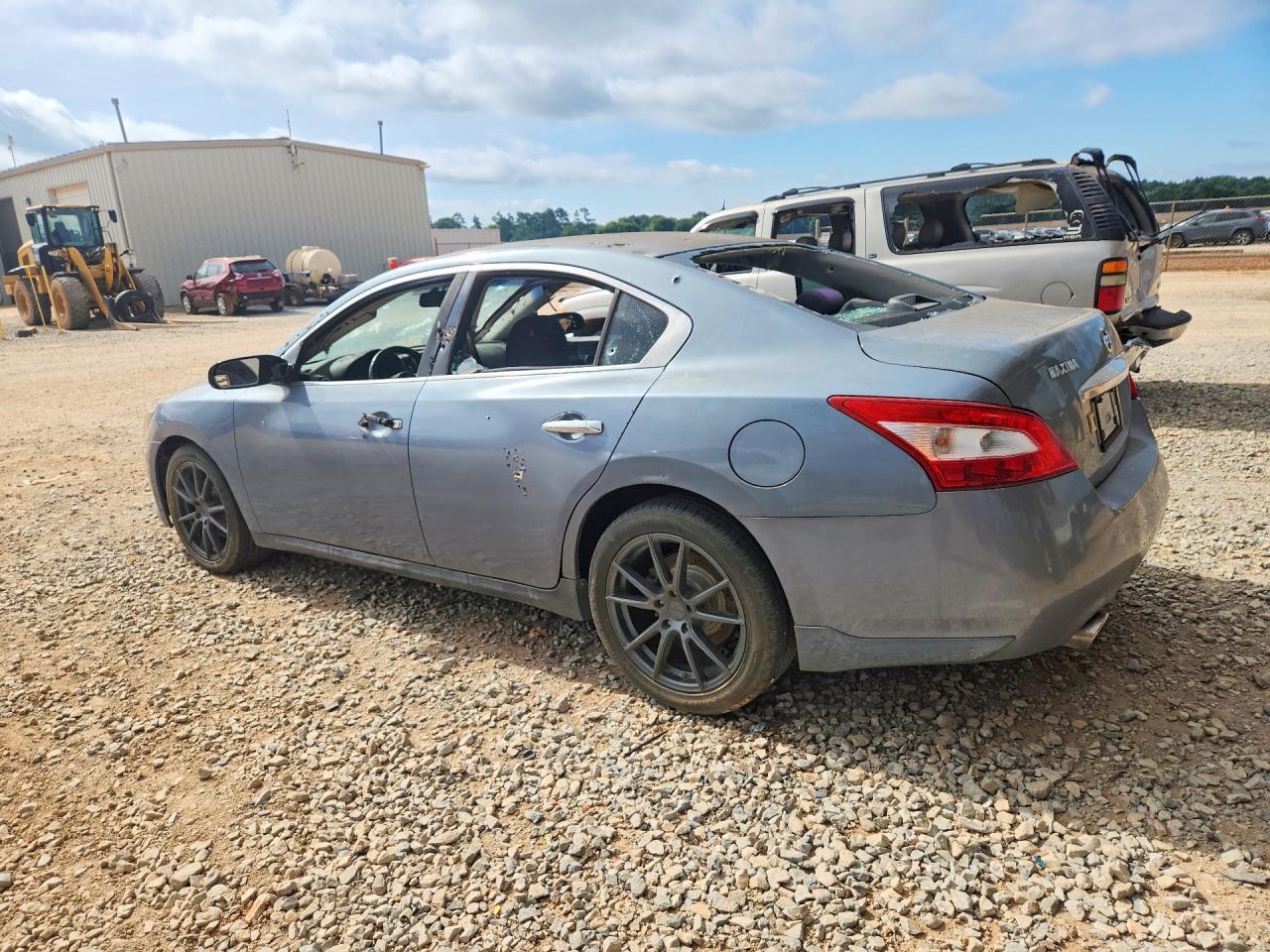 2011 Nissan Maxima S - Фото 2