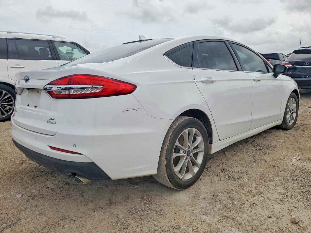 2020 Ford Fusion Se - Image 3
