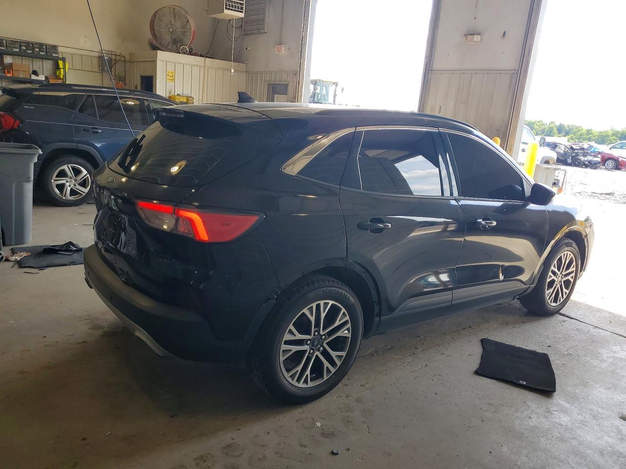 2021 Ford Escape Sel - Image 3