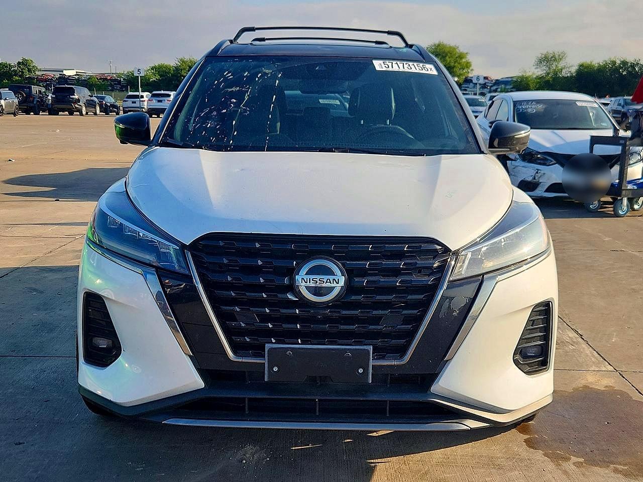 2021 Nissan Kicks Sr - Image 5