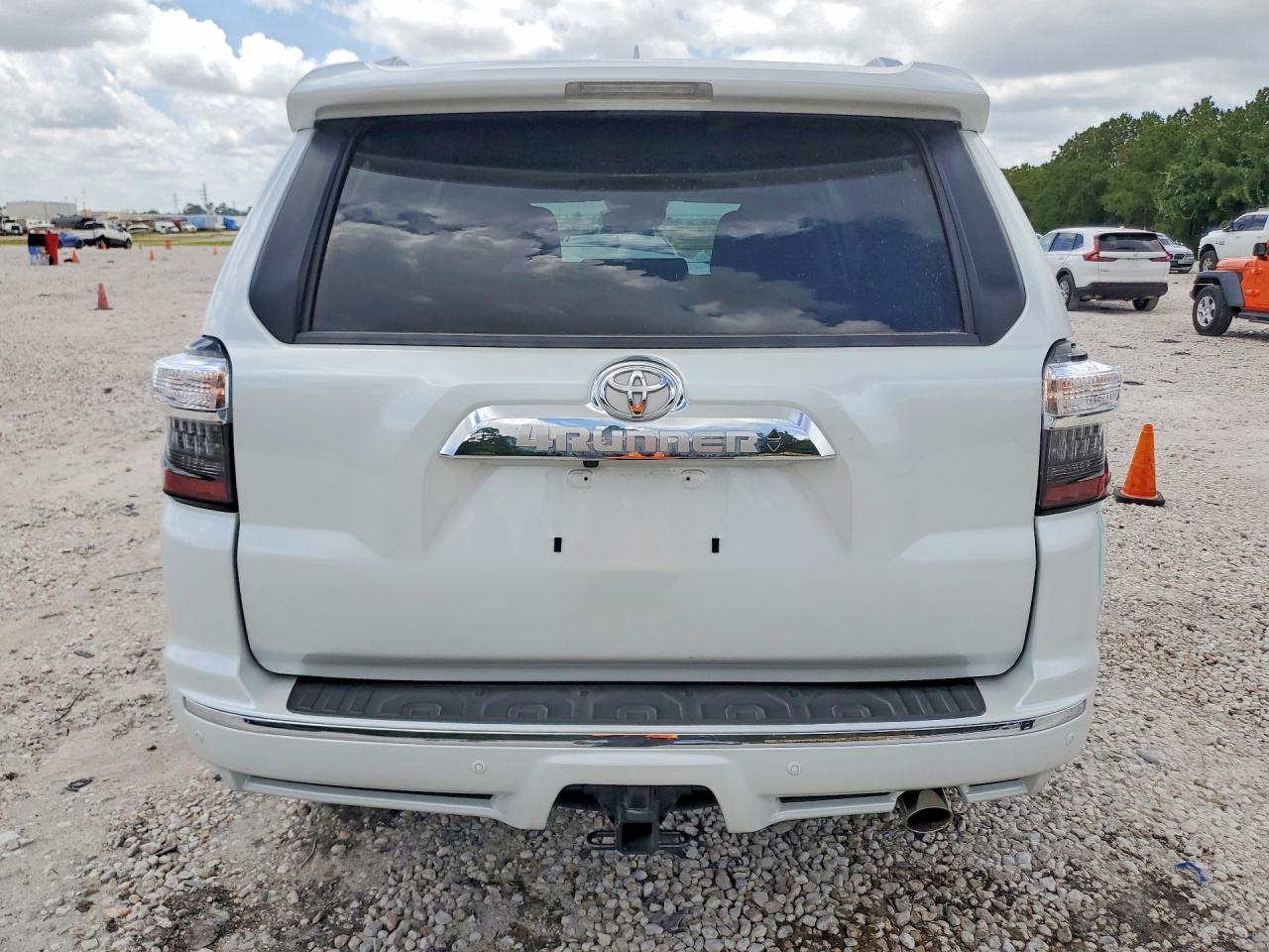 2024 Toyota 4Runner Limited - Фото 6