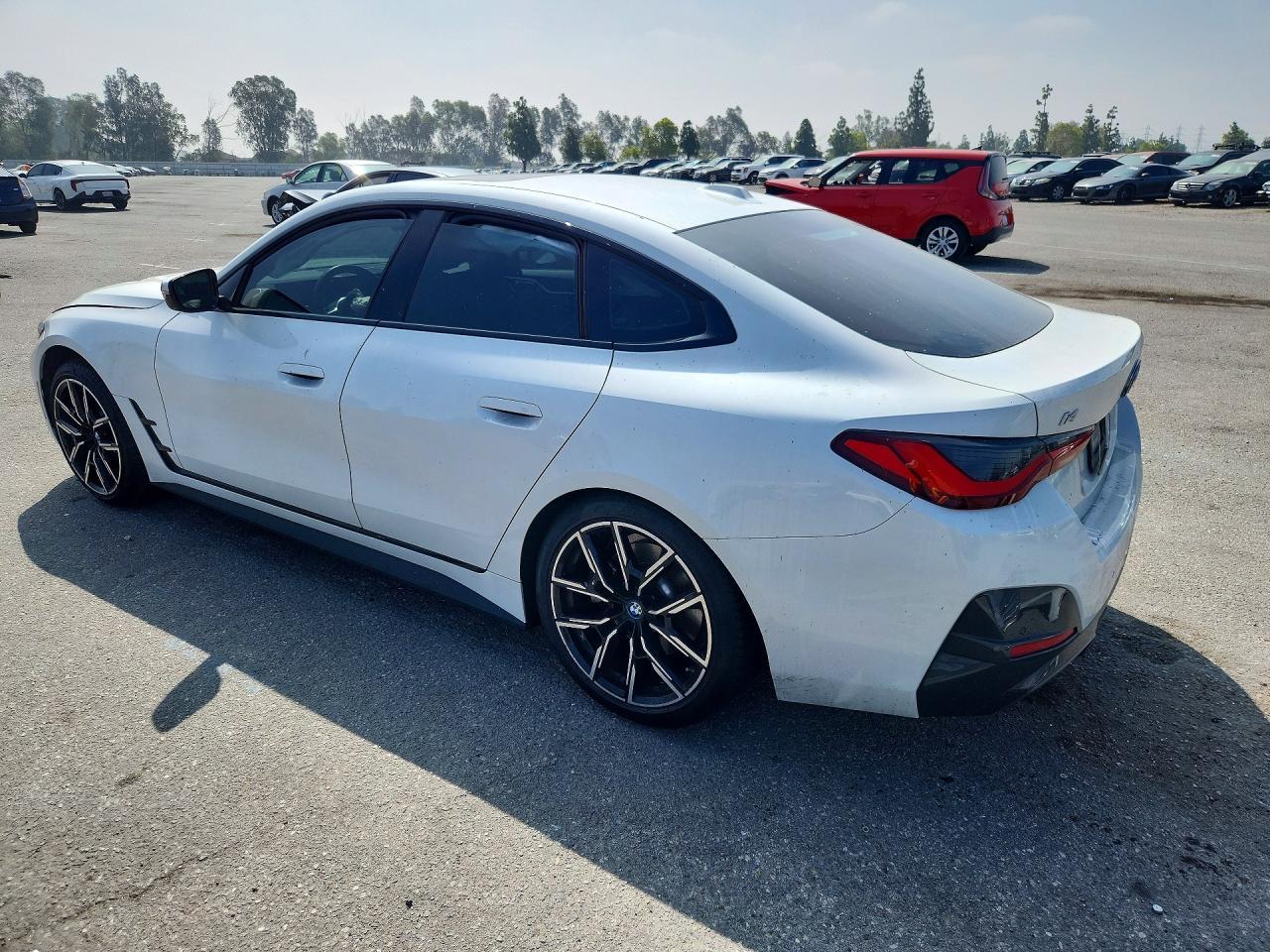 2022 BMW I4 Edrive 40 - Фото 2