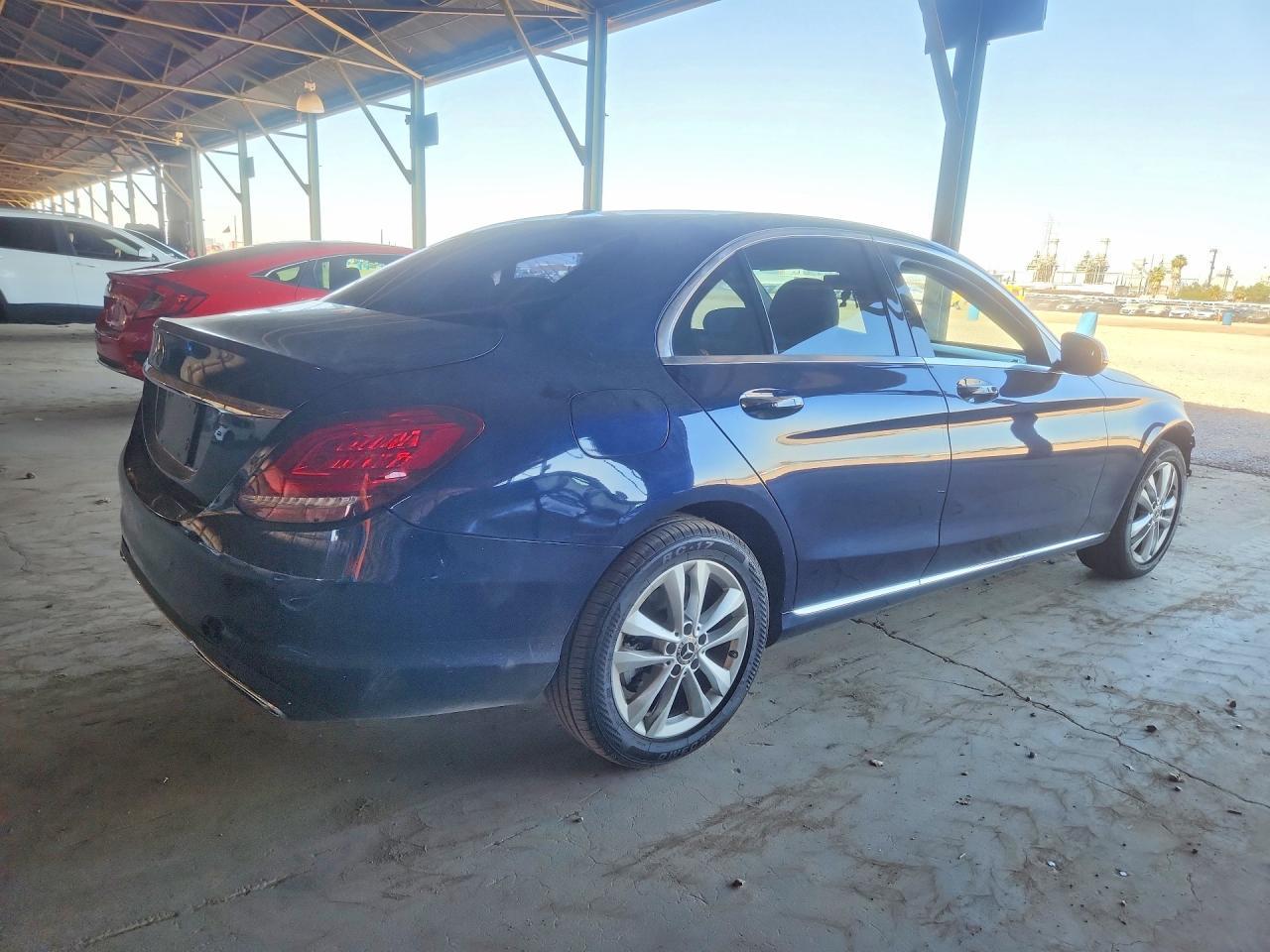2019 Mercedes-Benz C 300 4Matic - Фото 3