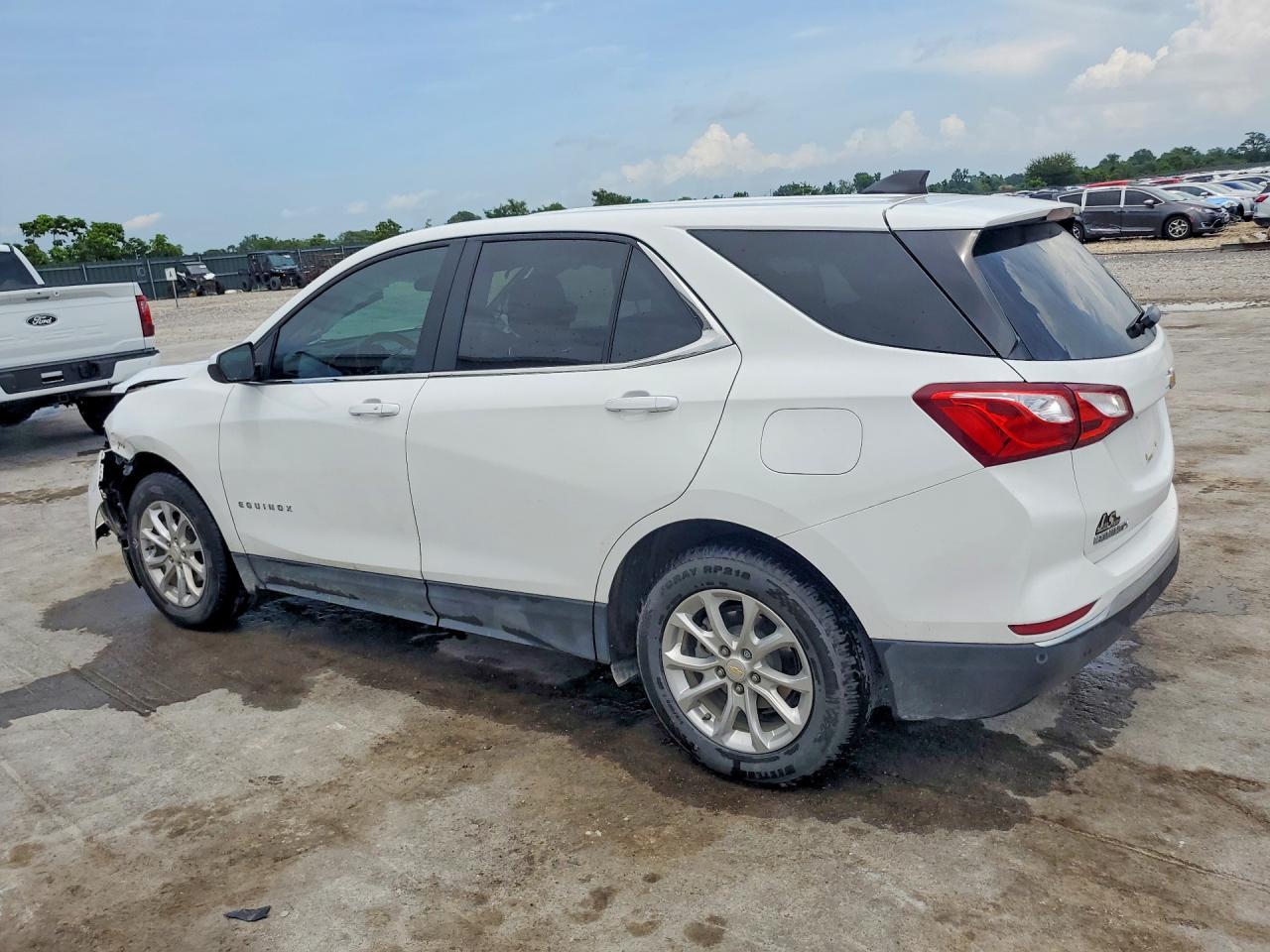 2021 Chevrolet Equinox Lt - Image 2
