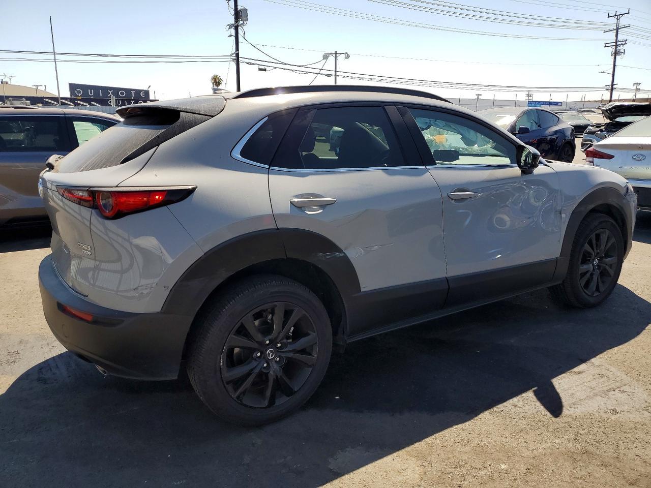 2025 Mazda Cx-30 Premium - Image 3