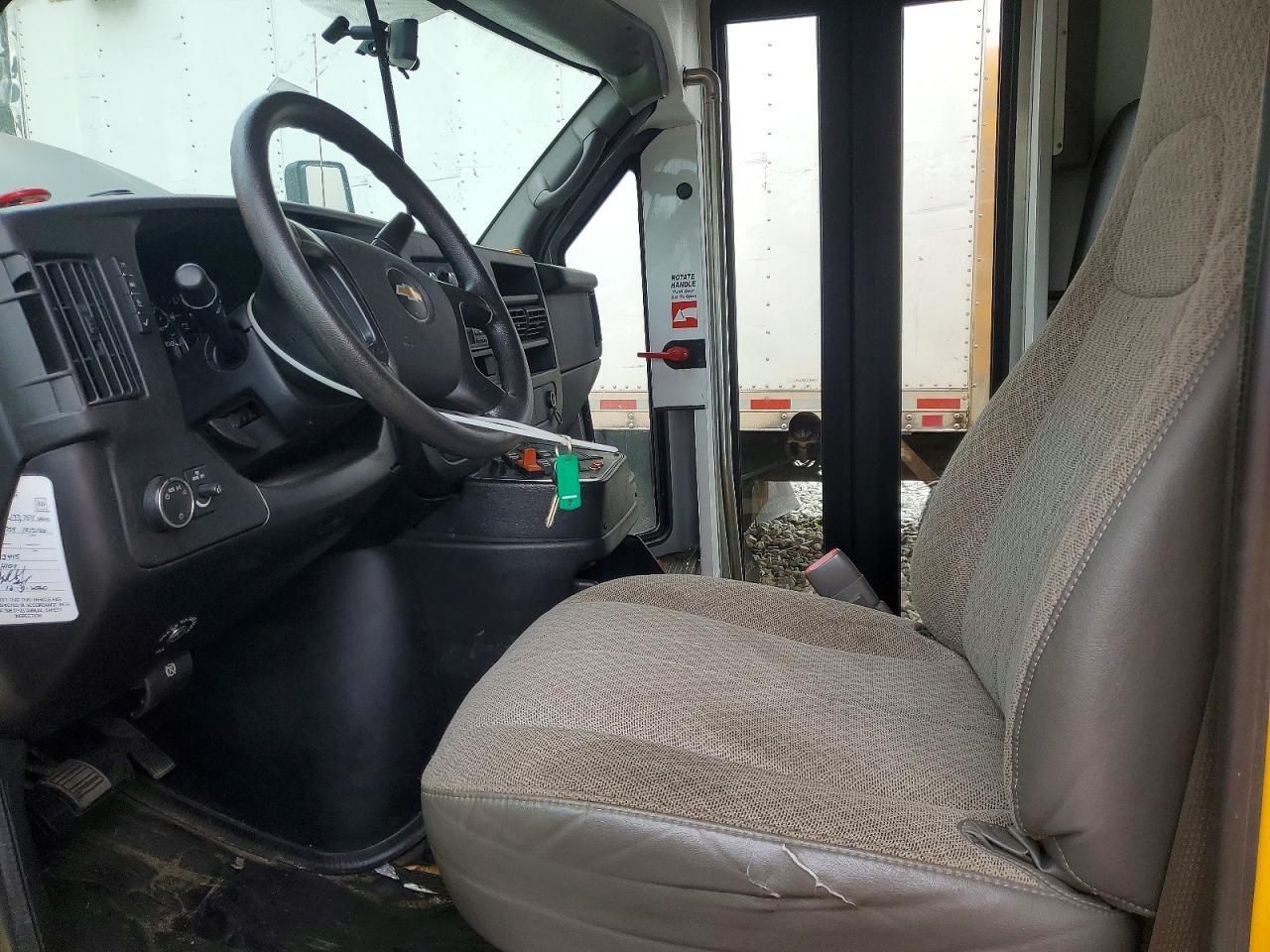 2012 Chevrolet Express G3 - School Bus - Фото 5