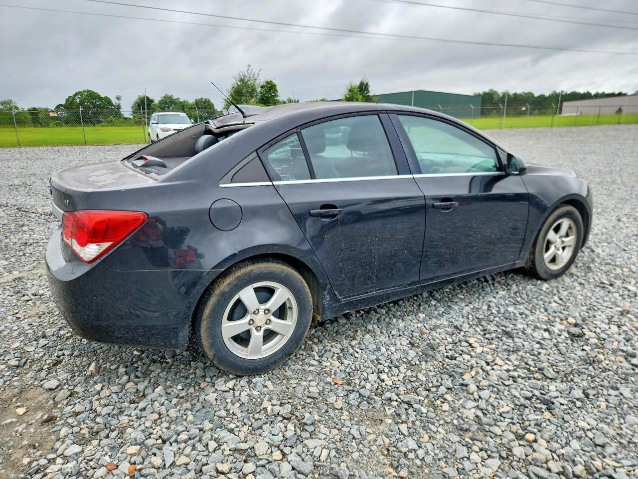 2011 Chevrolet Cruze Lt - Image 3