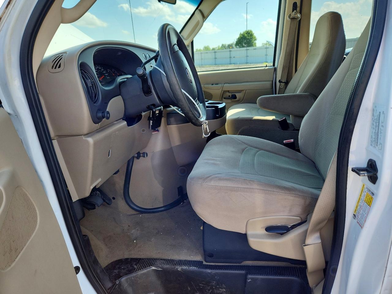 2008 Ford Econoline E350 Super Duty Wagon - Фото 7