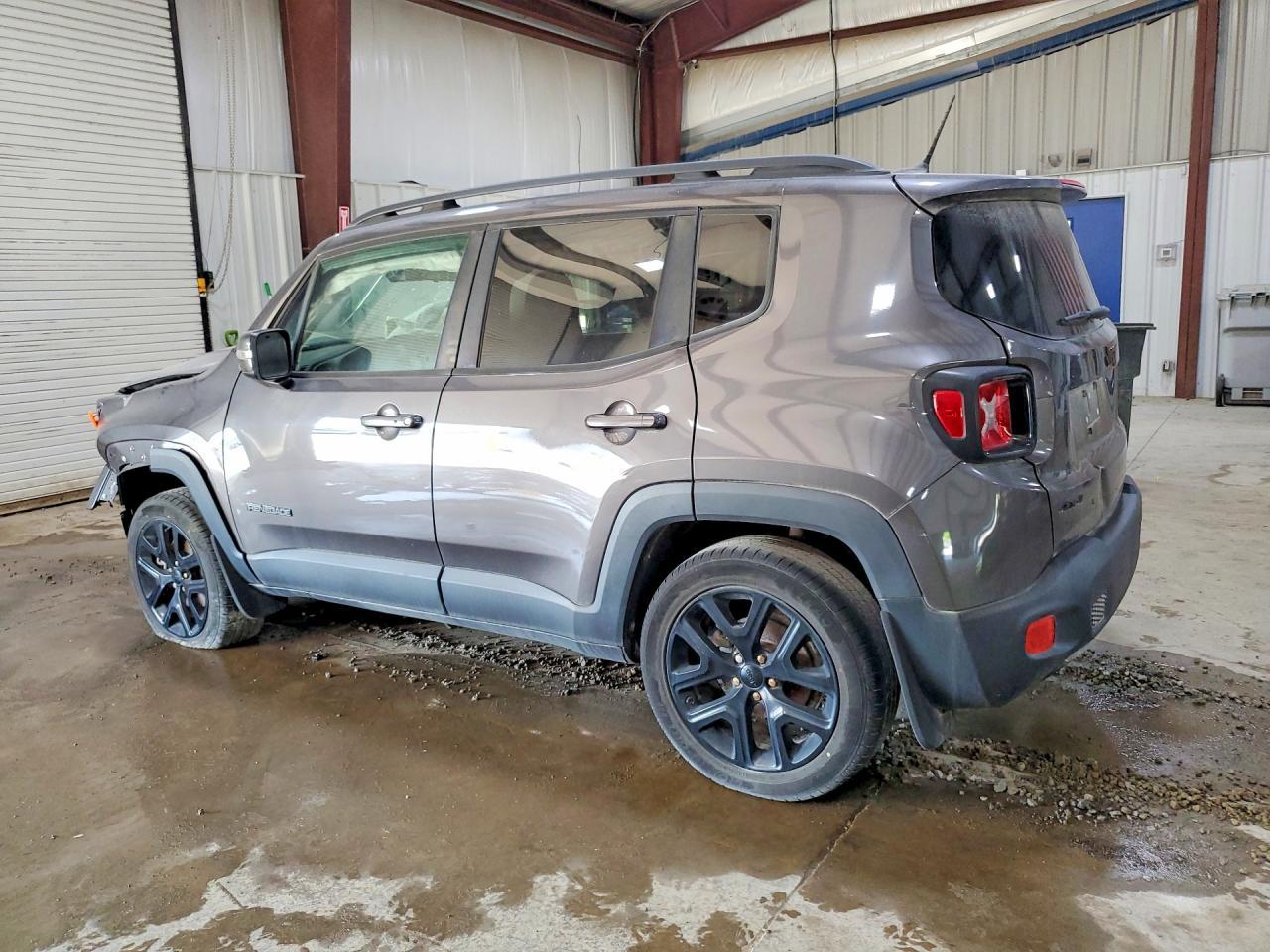 2017 Jeep Renegade Latitude - Фото 2