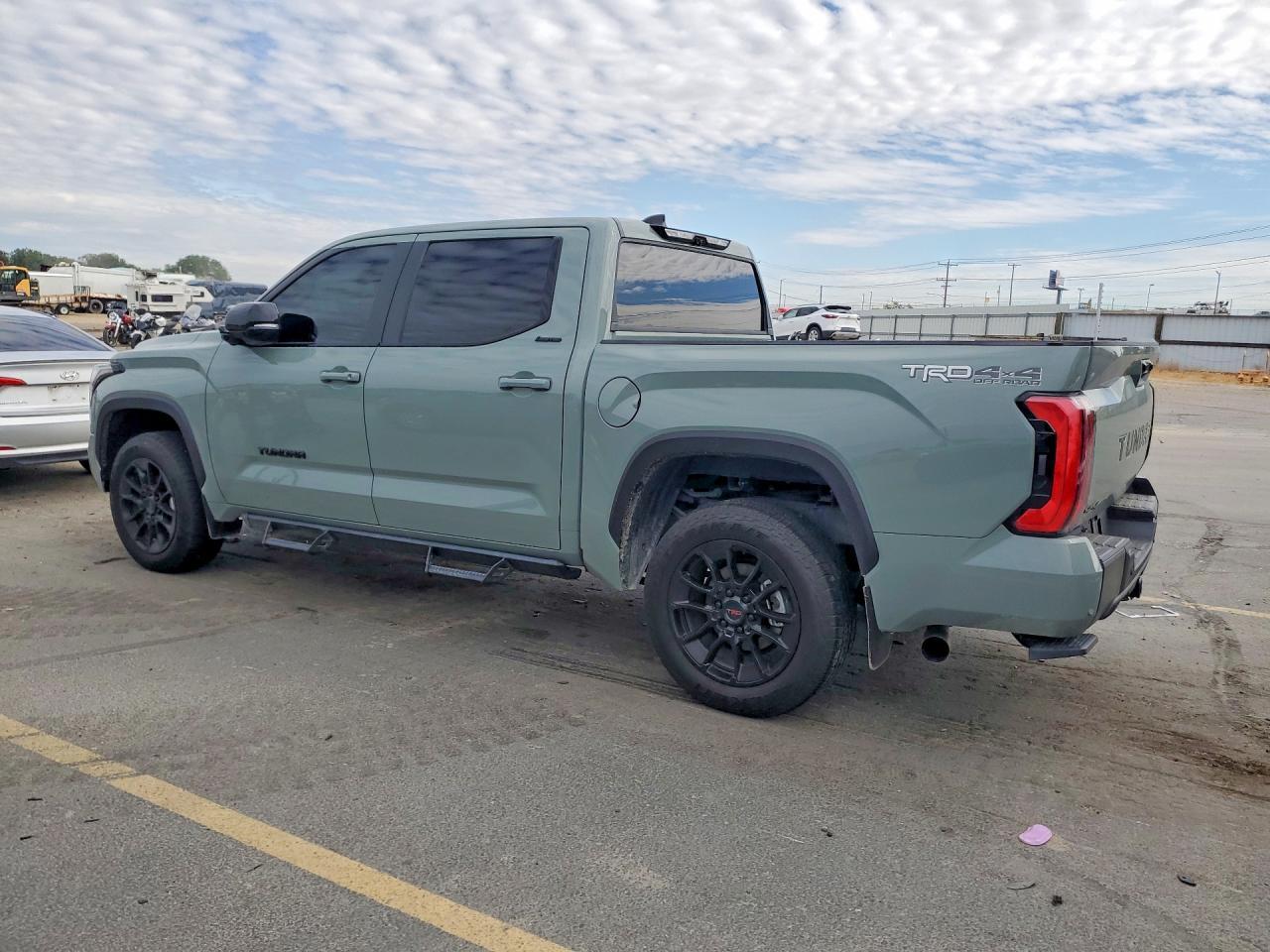 2026 Toyota Tundra Limited - Фото 2