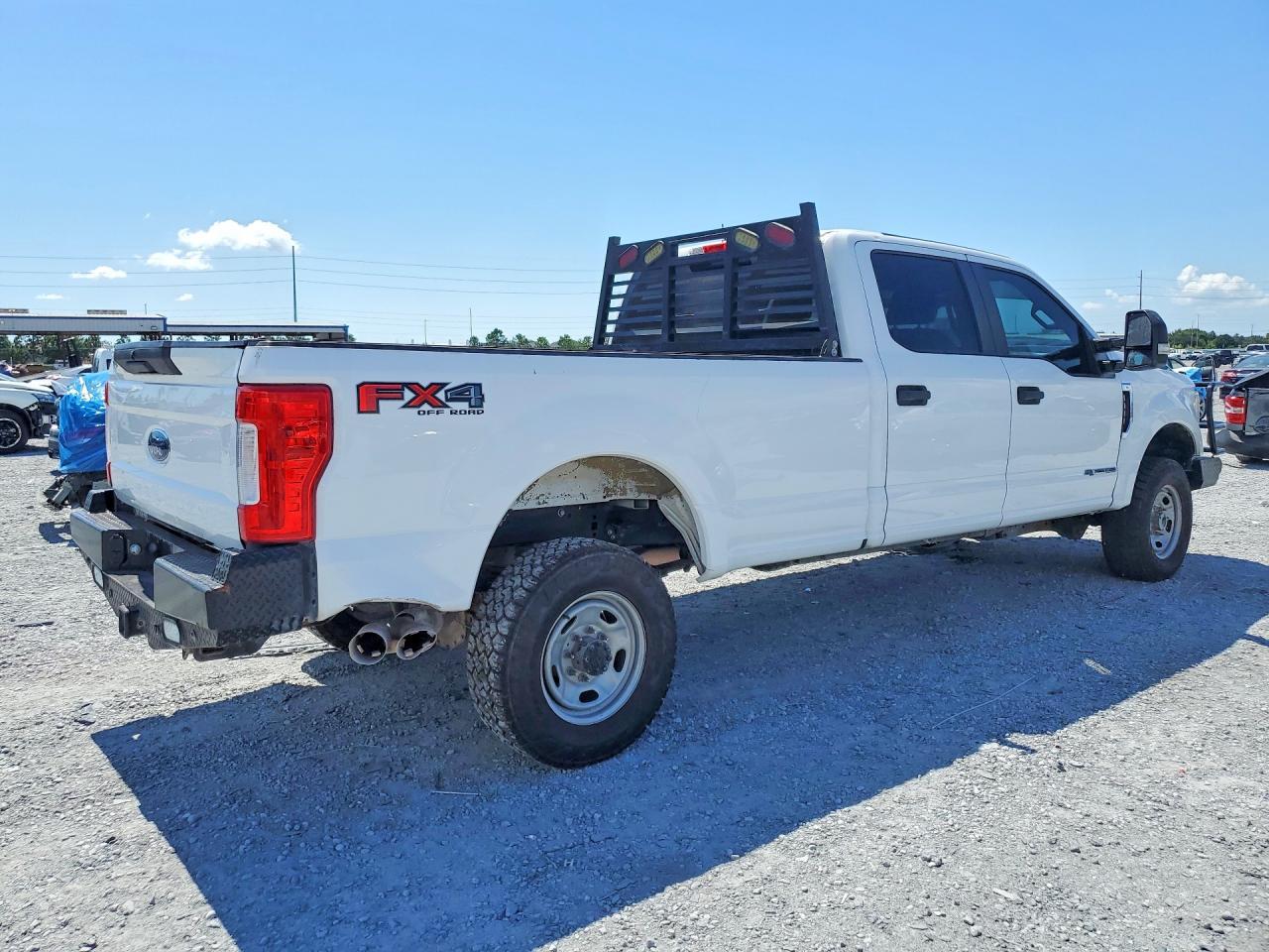2018 Ford F350 Super Duty - Фото 3